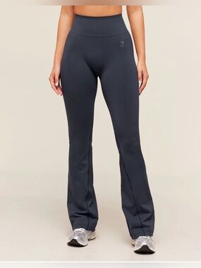 Gymshark Soft Sculpt Flared Leggings SZ M